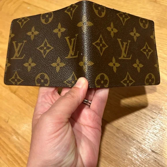 Louis Vuitton “Multiple Wallet”